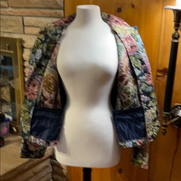 Ladies tapestry jacket - Picture 2 of 9